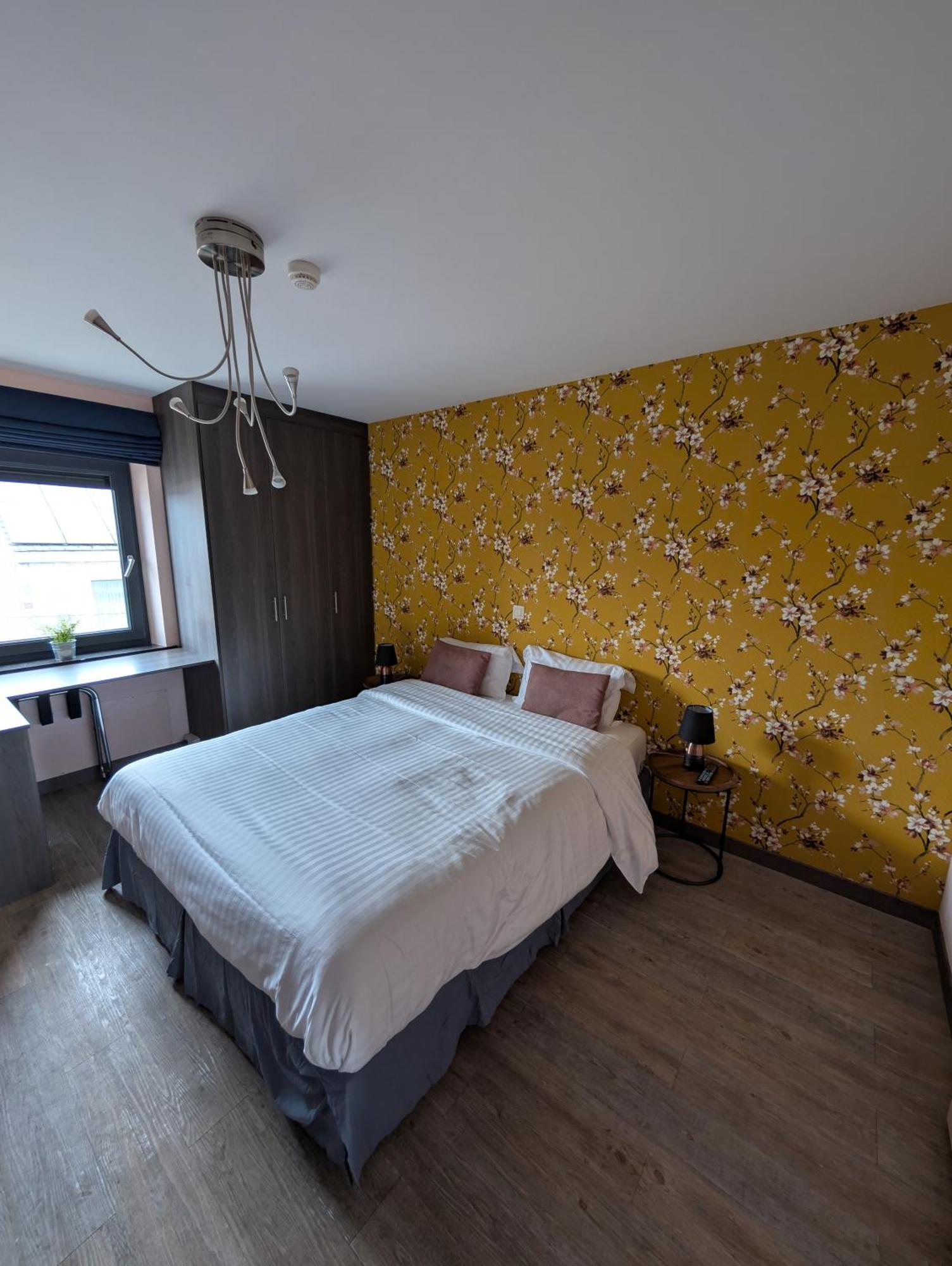 A Fleur De Couette Hotel Auvelais ภายนอก รูปภาพ