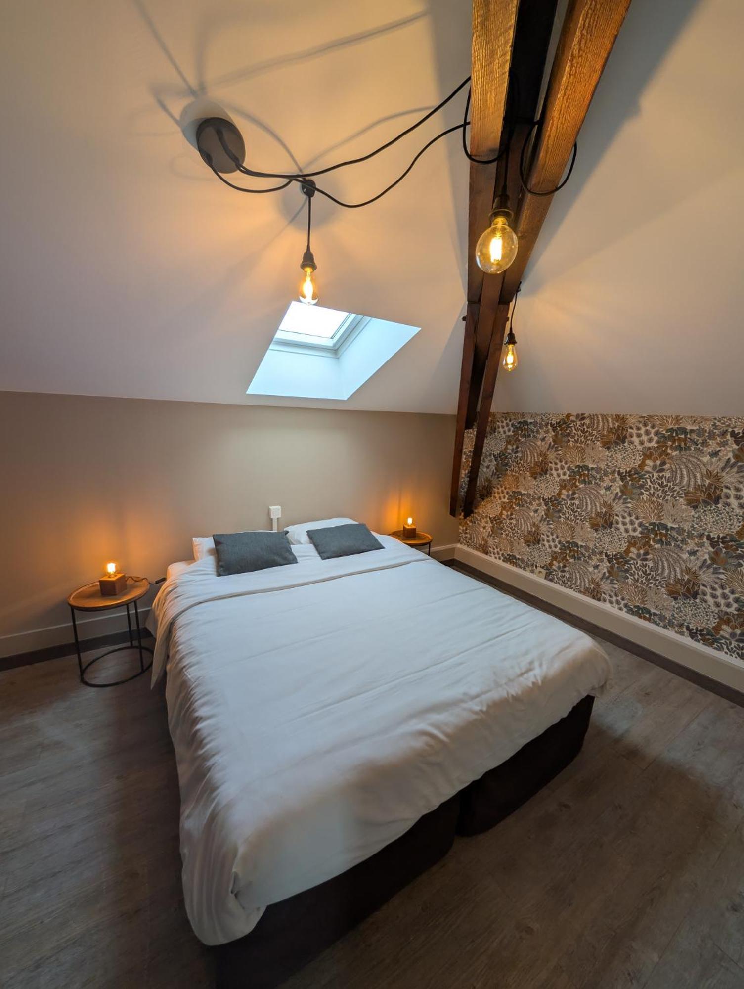 A Fleur De Couette Hotel Auvelais ภายนอก รูปภาพ