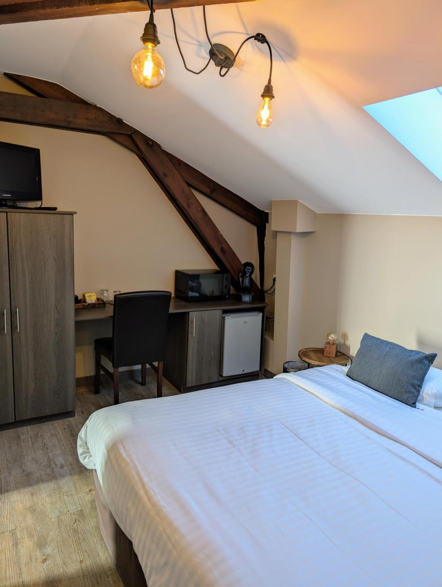 A Fleur De Couette Hotel Auvelais ภายนอก รูปภาพ