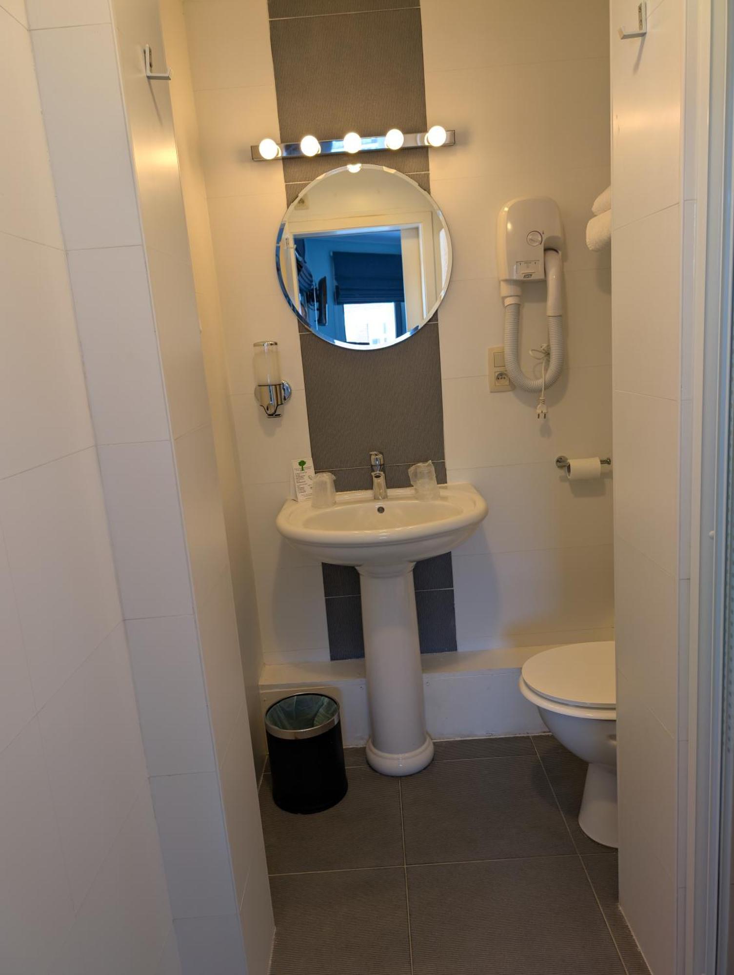 A Fleur De Couette Hotel Auvelais ภายนอก รูปภาพ